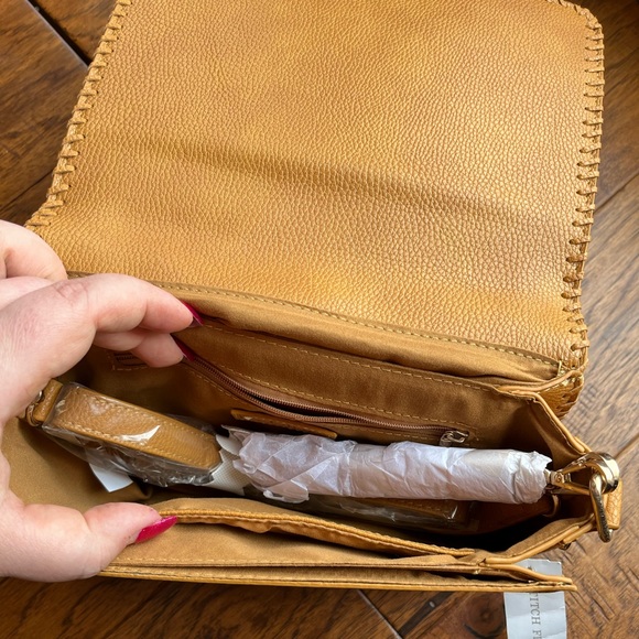 STITCH FIX Linea Pelle Carmen Whipstitch Crossbody purse in mustard - Picture 4 of 5